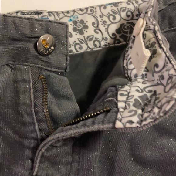 Denim Skirt w/ short underneath - Picture 5 of 8